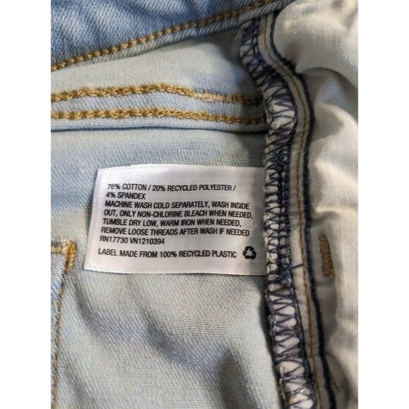 Women's Universal Thread High Rise Midi Jean Shorts Light Blue 6 - Picture 3 of 4